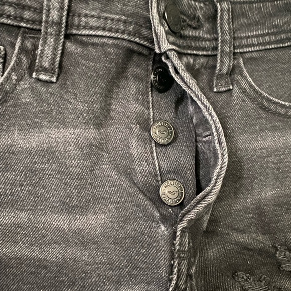 Hollister Jean shorts 💎 - Picture 2 of 4